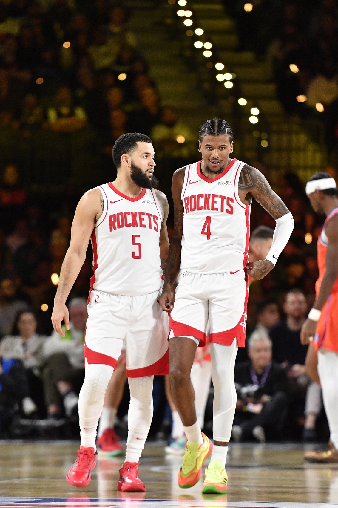 包含赛前突围战来临；迈阿密热火围绕NBA季后赛更衣室发声；引发热议；纪律约束更严格的词条-爱游戏娱乐